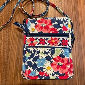 Vera Bradley Crossbody Mini Hipster Quilted
Floral Bag